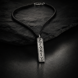 Collar Amazigh Hecho a Mano con Tamazight (ⵜⴰⵎⴰⵣⵉⵖⵜ)