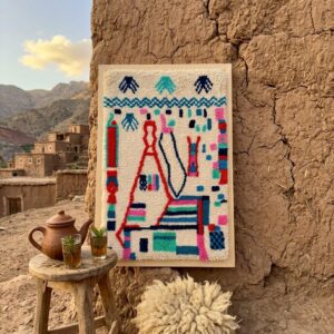 Framed Hand-Tufted Amazigh Wool Wall Art – Hamsa & Symbolic Design