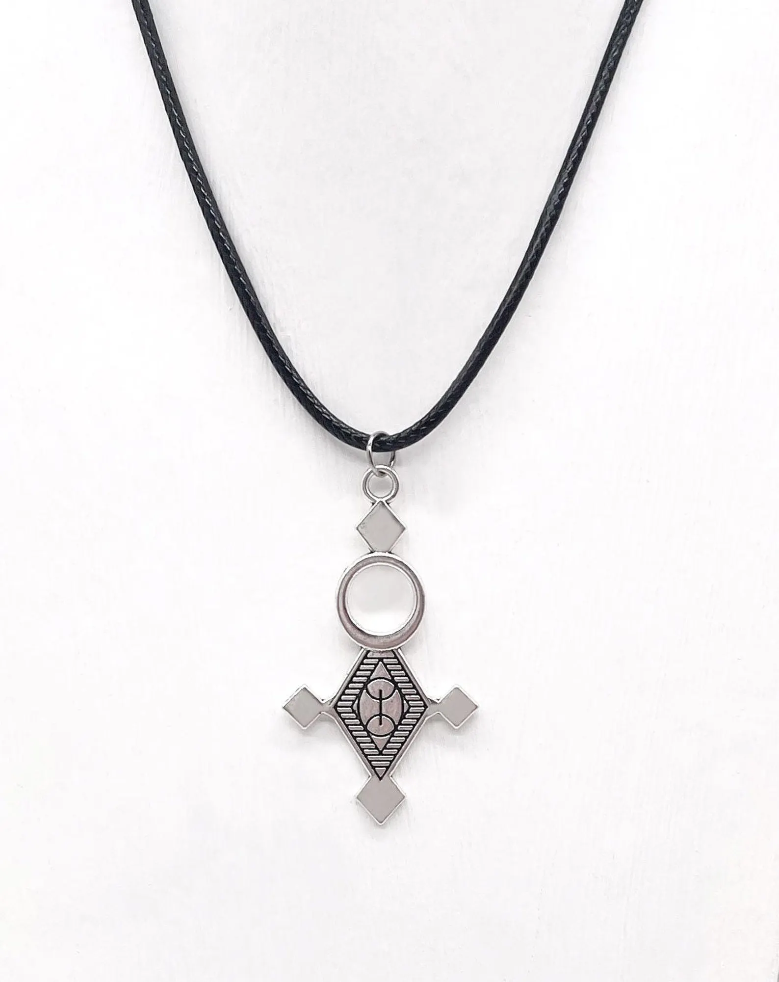 Silver-plated Tuareg cross pendant necklace engraved with traditional ethnic motifs - Image 2