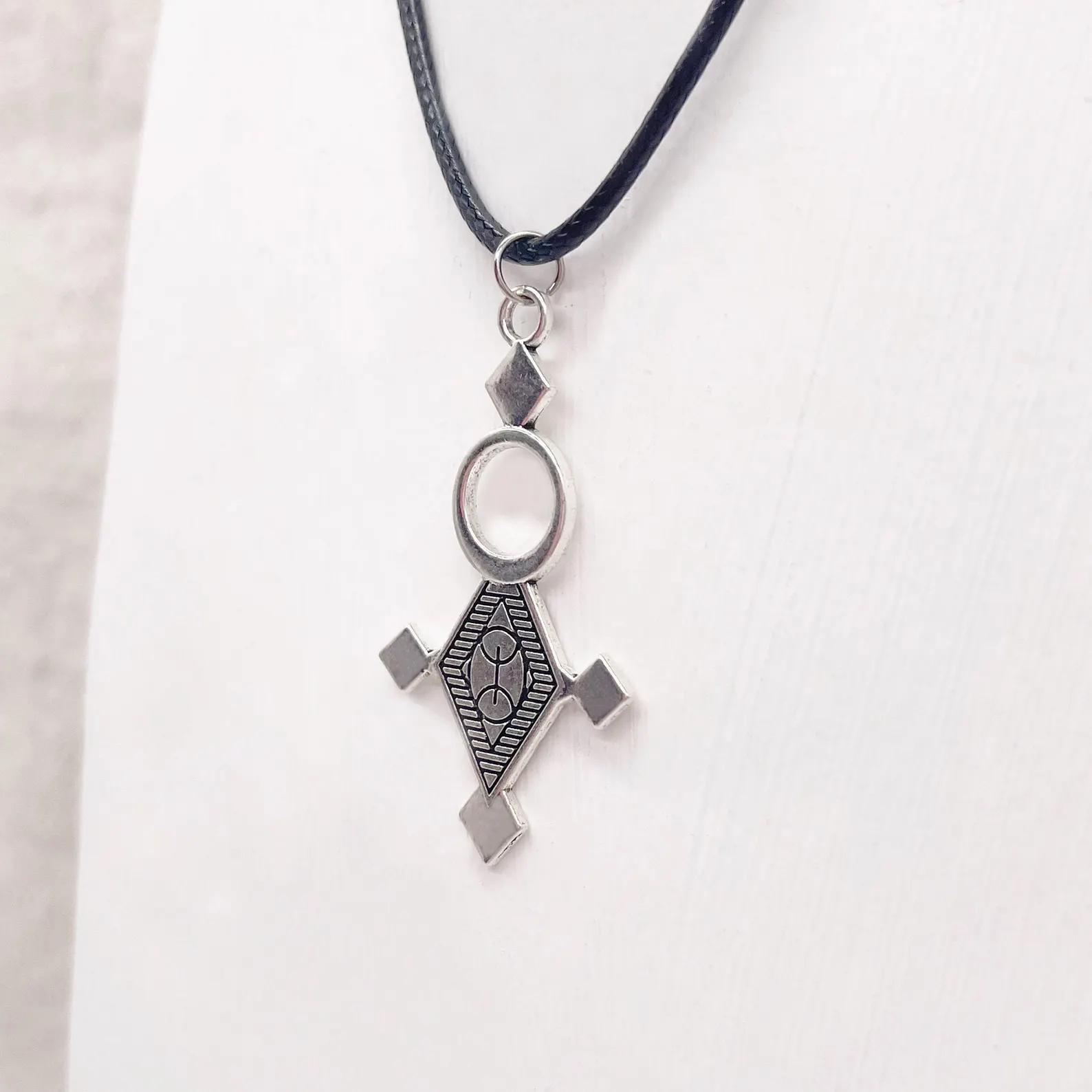 Silver-plated Tuareg cross pendant necklace engraved with traditional ethnic motifs - Image 3