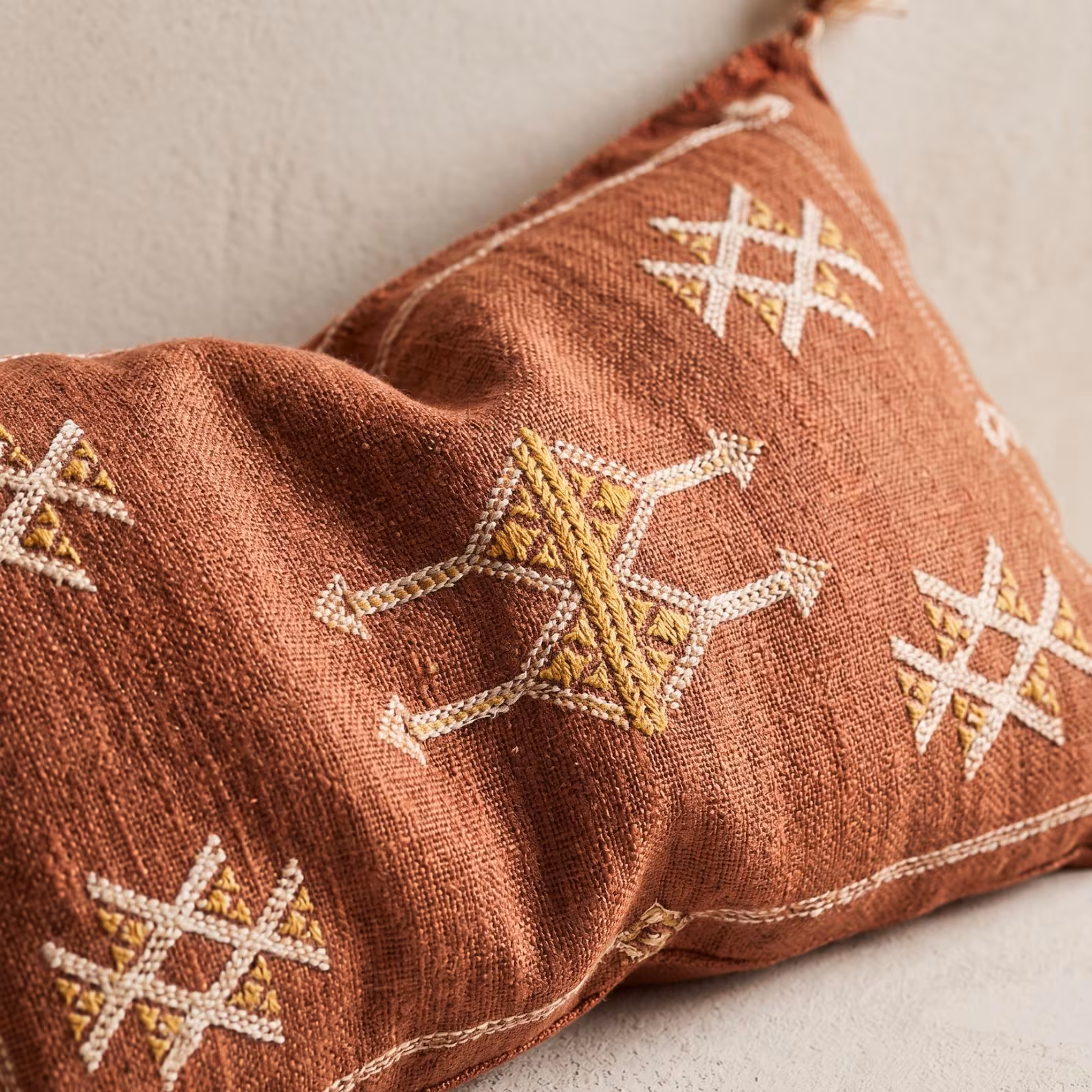 Handwoven Sabra Lumbar Pillow Cover - Image 4