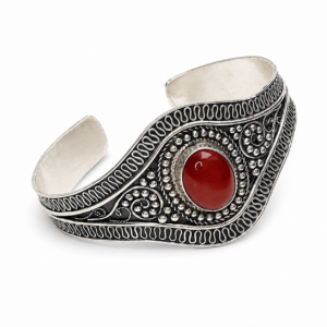 Amazigh Silver Geometric Bracelet – Moroccan Accent for Daily Wear