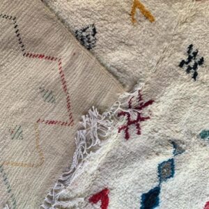 Colorful Amazigh Berber Azilal Wool Rug – Ivory Tribal Geometric Carpet
