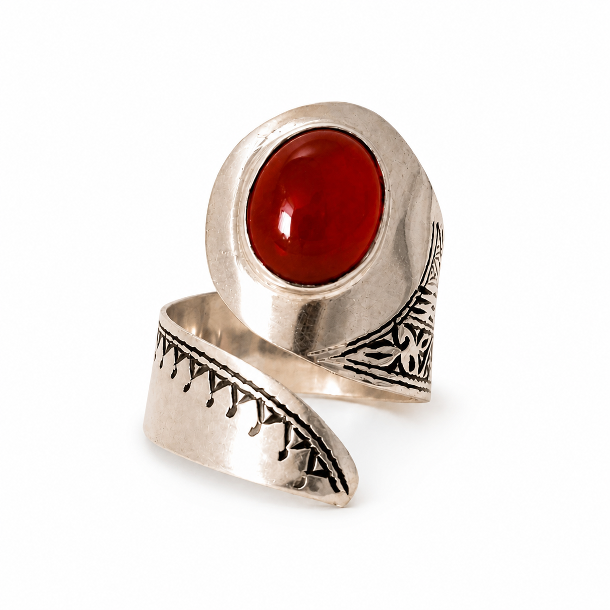 Amazigh Silver Eye Ring – Tribal Silver-Toned Adornment