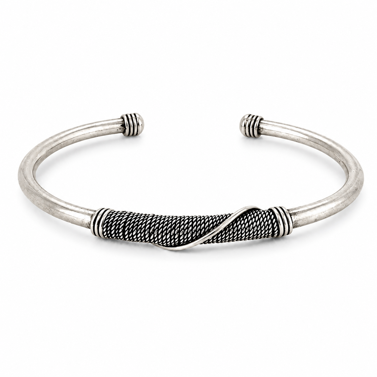 Amazigh Silver Geometric Bracelet – Moroccan Accent for Daily Wear