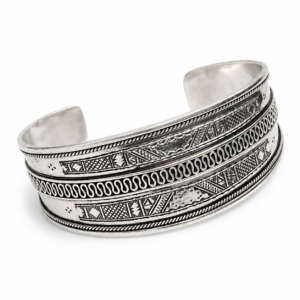 Amazigh Silver Geometric Bracelet – Moroccan Accent for Daily Wear