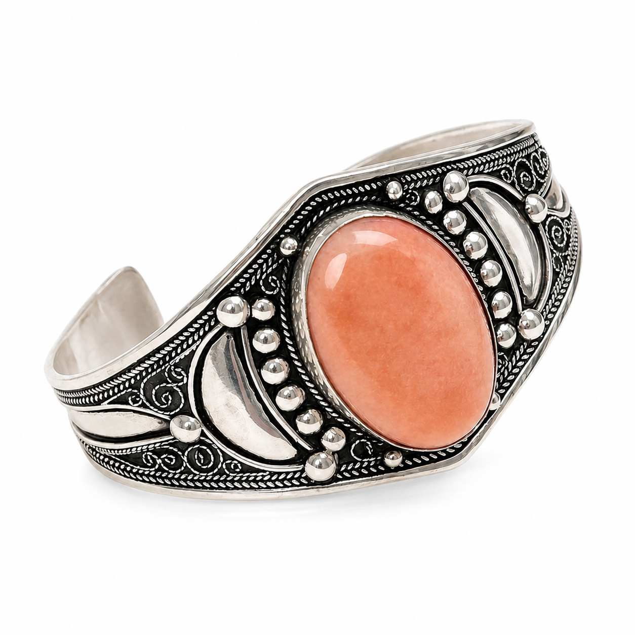 Amazigh Silver Motif Bracelet – Moroccan Accent for Daily Wear