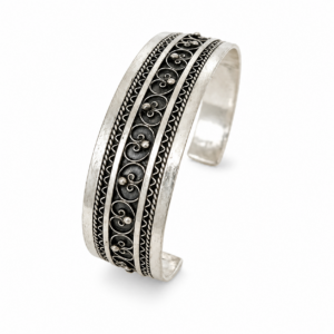 Berber Silver Bracelet – Amazigh Jewelry with Character