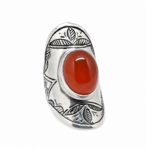 Vintage Tuareg Carnelian Sterling Silver Ring: Engraved Berber Band