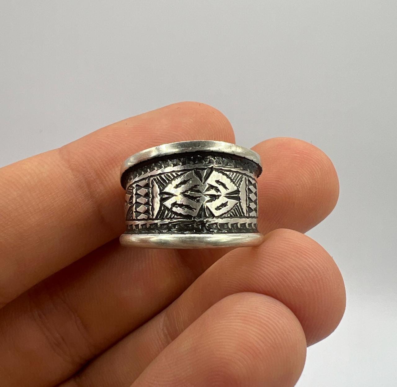 Sterling Silver Amazigh Ring - Hand-Engraved Berber Tribal Band (Size 57 FR / 8 US)