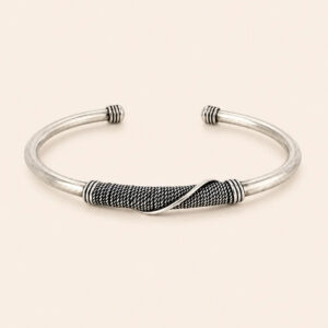 Amazigh Silver Geometric Bracelet – Moroccan Accent for Daily Wear