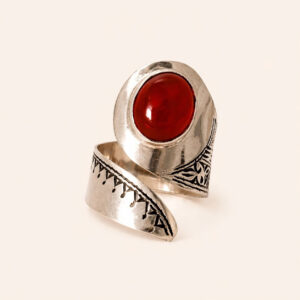 Amazigh Silver Eye Ring – Tribal Silver-Toned Adornment