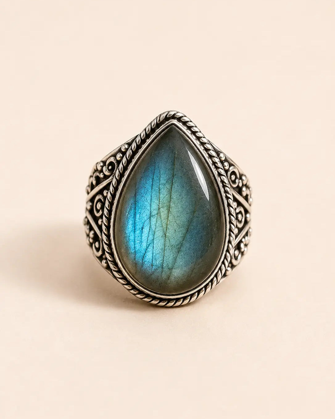 Amazigh Silver Ring – Tafrara Labradorite Teardrop Design