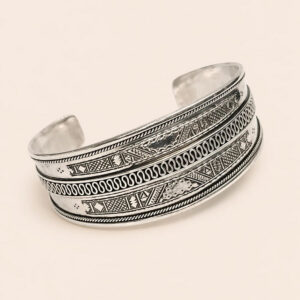 Amazigh Silver Geometric Bracelet – Moroccan Accent for Daily Wear