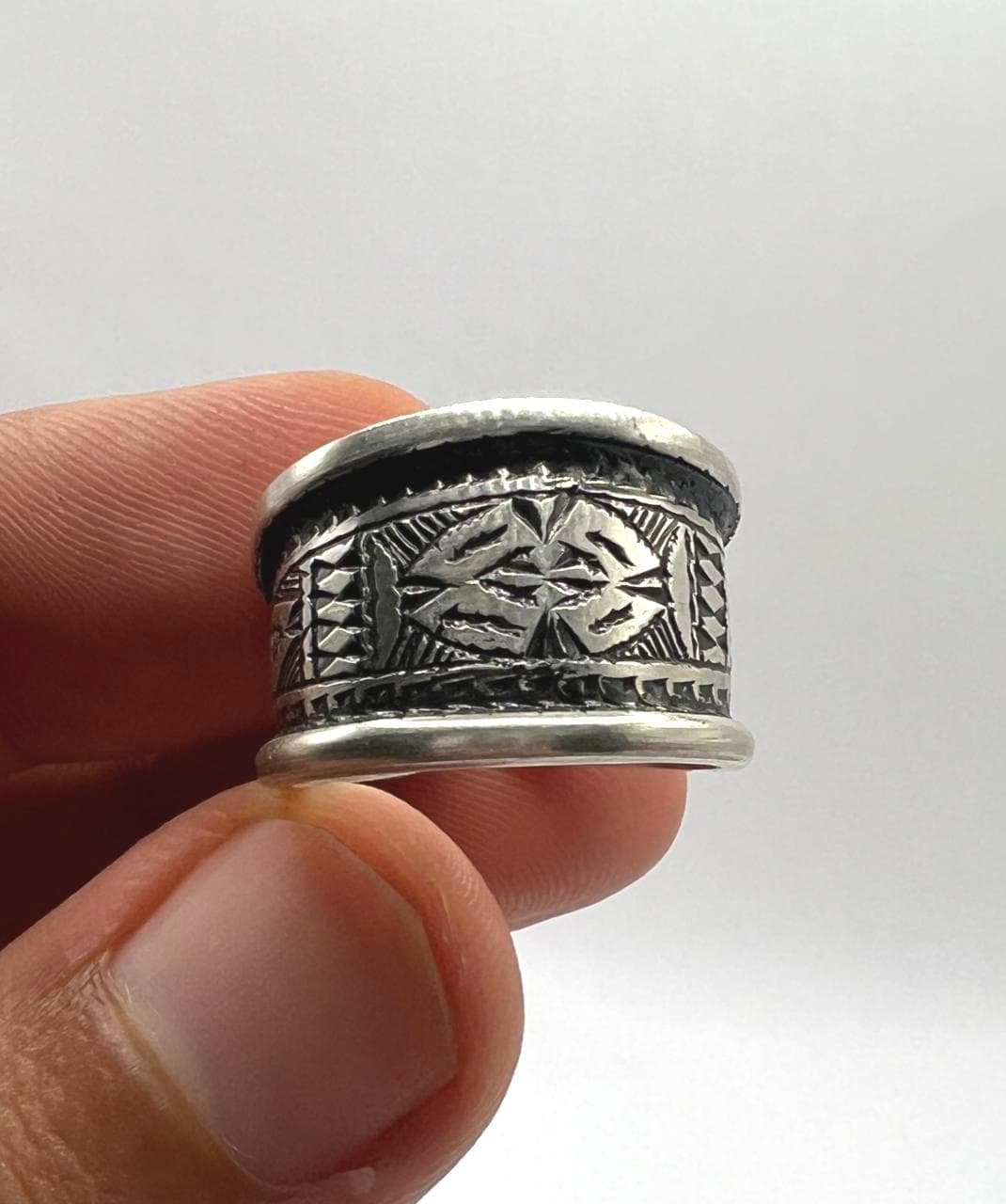 Sterling Silver Amazigh Ring - Hand-Engraved Berber Tribal Band (Size 57 FR / 8 US)