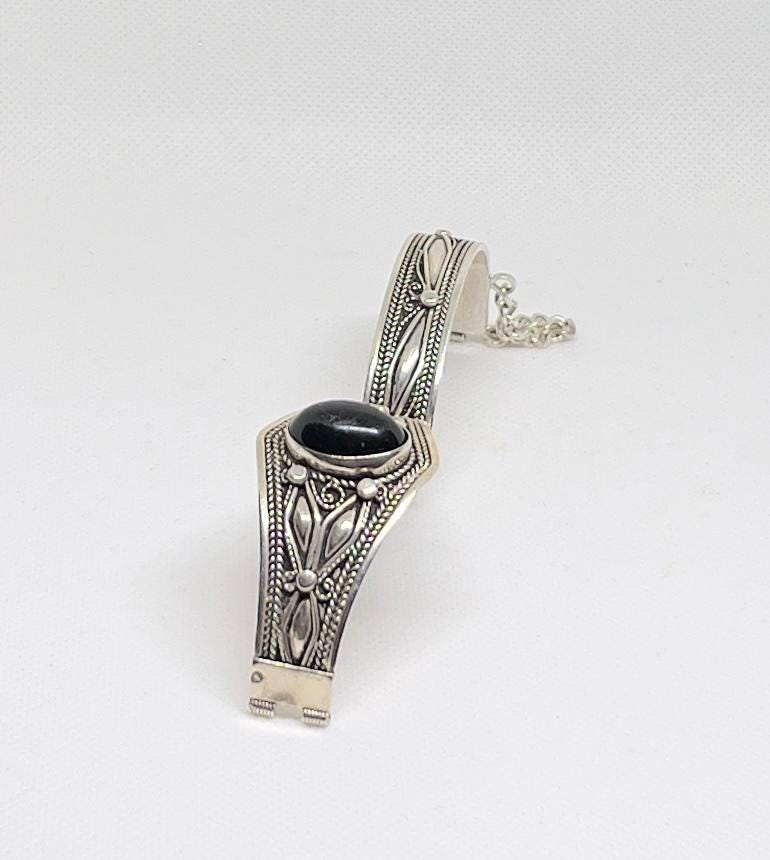 Vintage Berber Sterling Silver Cuff Bracelet: Agate Stone, Amazigh Tribal Jewelry