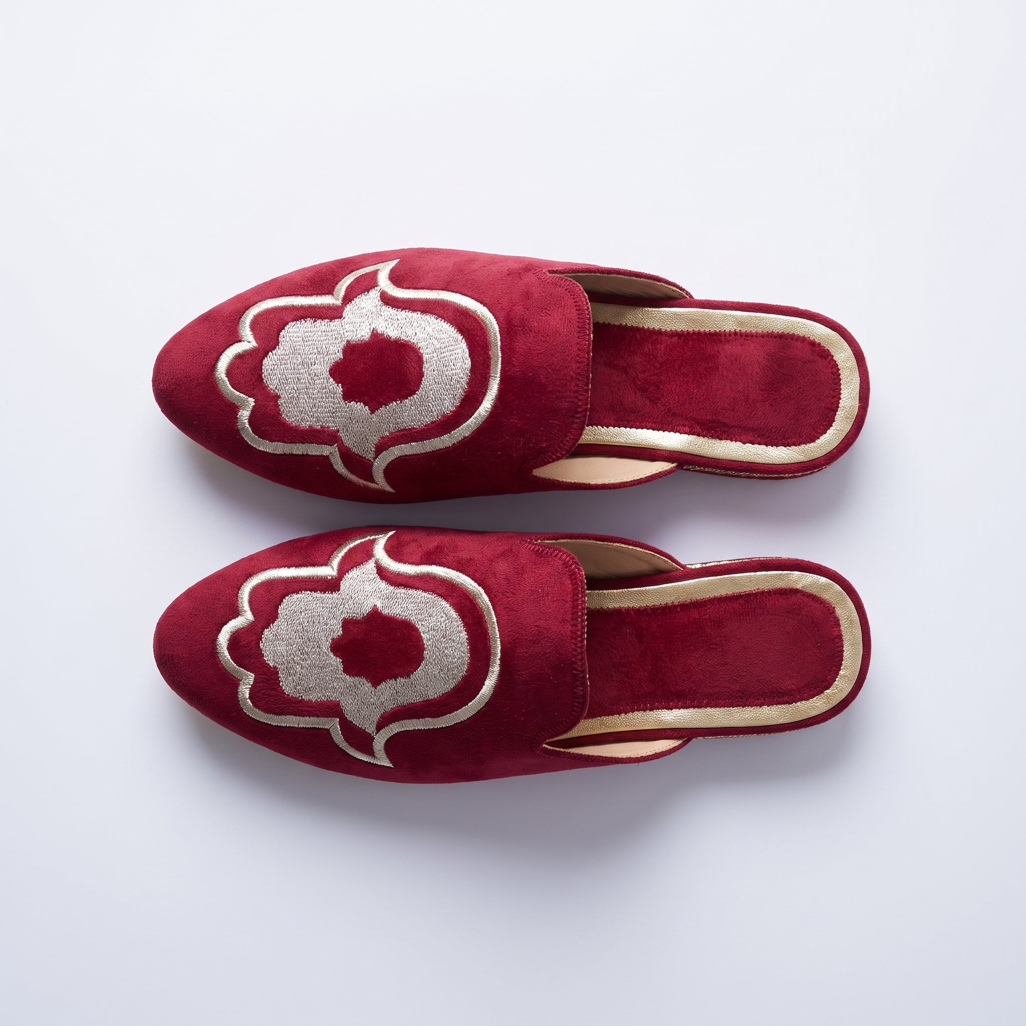 Amazigh Babouche Main de Fatma Bordeaux Brodée Velvet Shoes