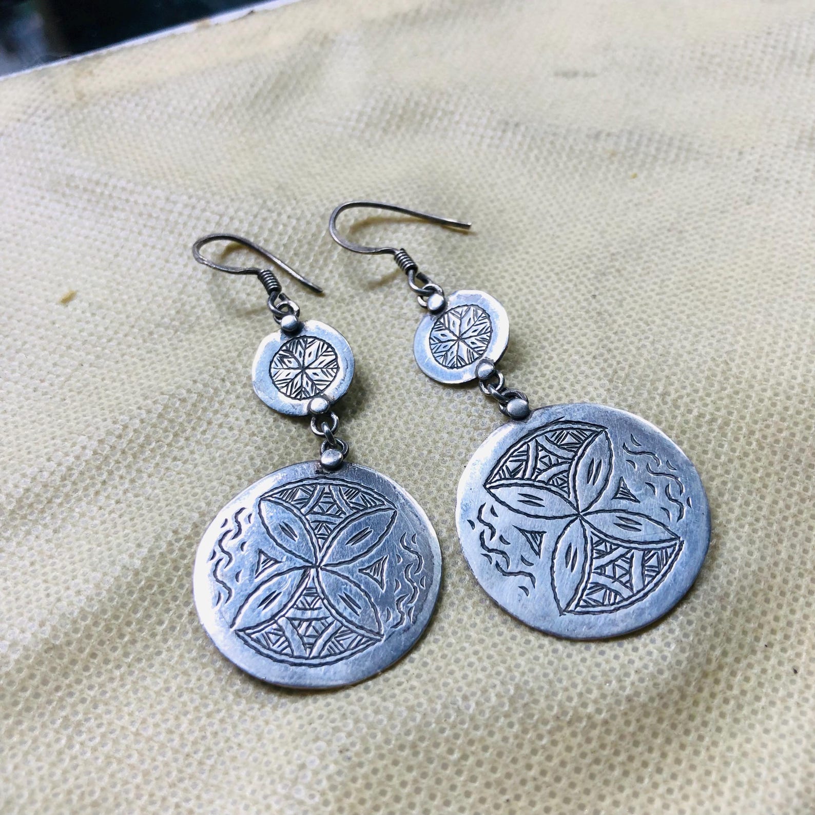 Berber Jewelry artisanaux amazighs traditionnels Earrings berbères Silver