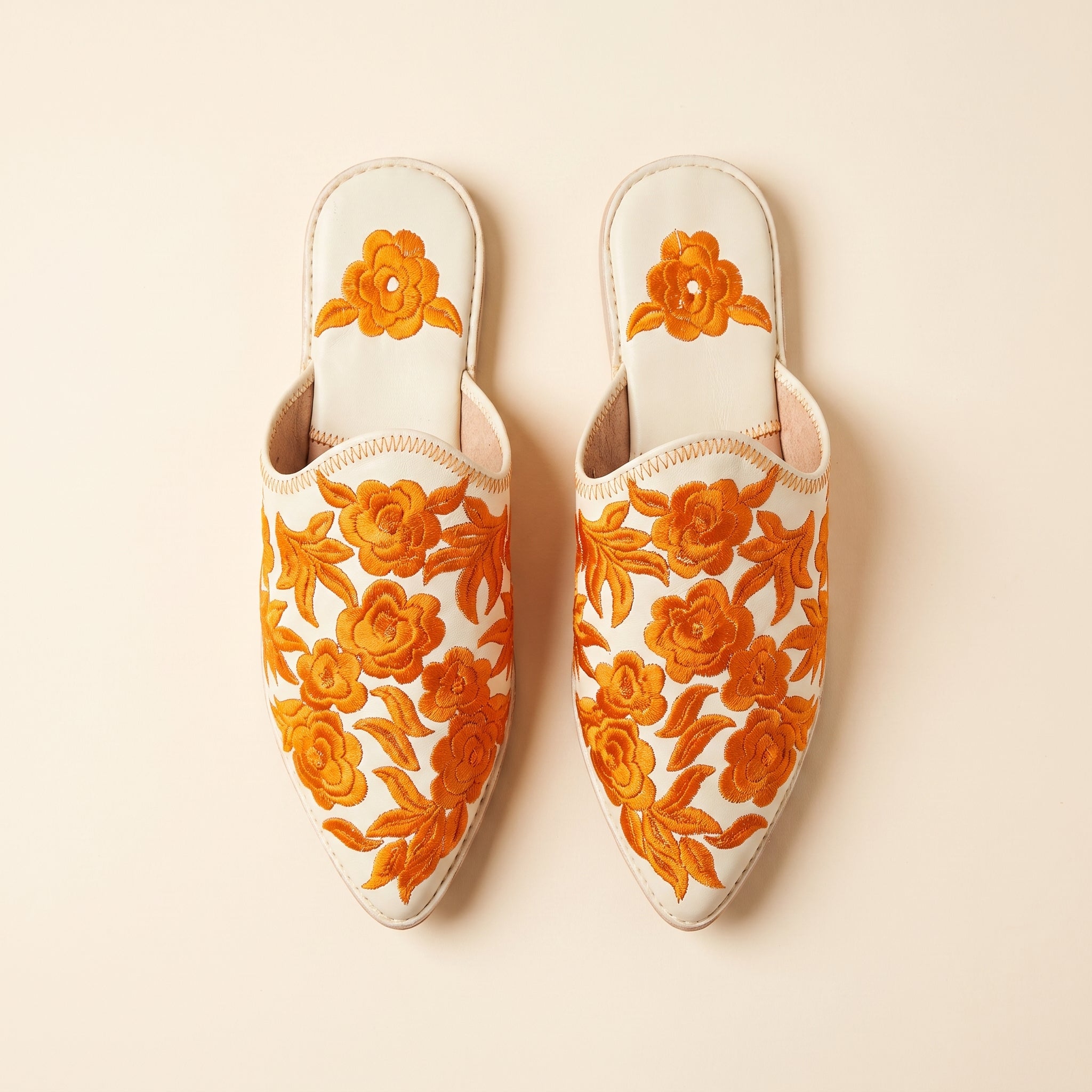 Amazigh Babouche Ivoire Brodée Fleurs Orange Leather Shoes