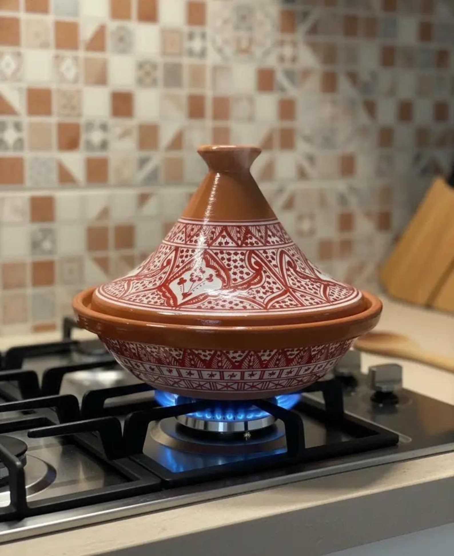 Amazigh Hand-Painted Pink Ceramic Cooking Flame-Proof Tagine 30cm