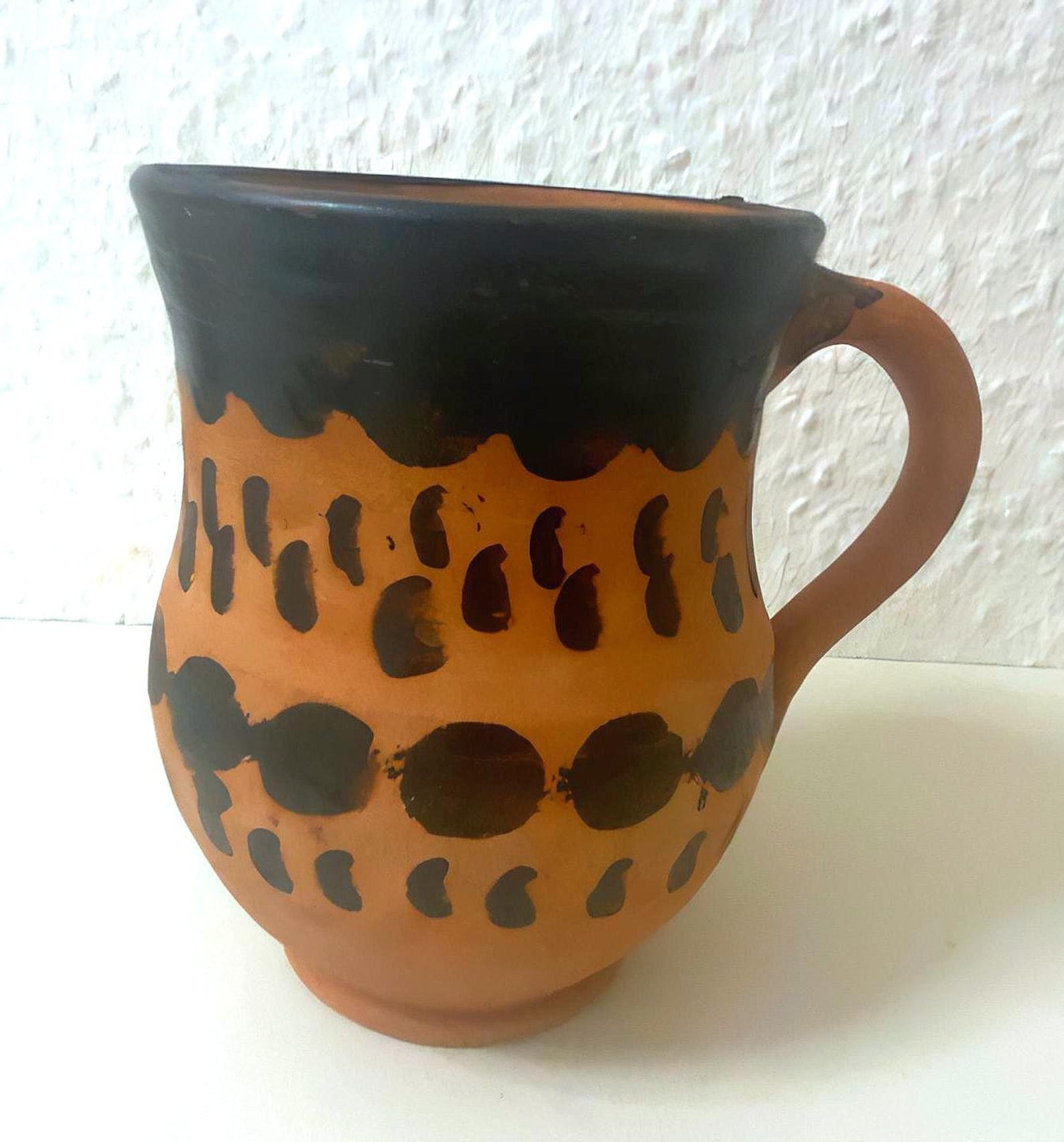 Amazigh Mug Traditional d'Argile Red gravé à la main with du goudron