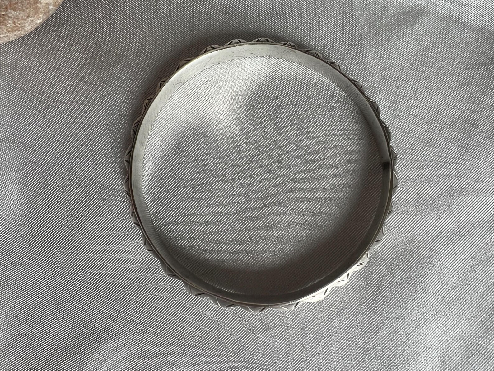 Rare 1930s Amazigh Engraved Triangular Relief Quality Silver Bracelet