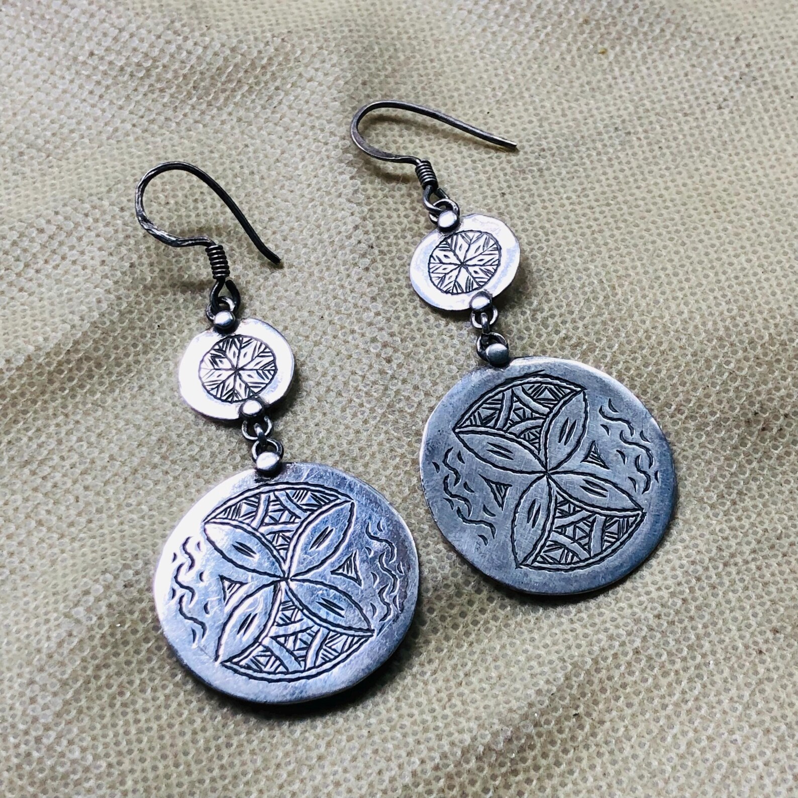Berber Jewelry artisanaux amazighs traditionnels Earrings berbères Silver