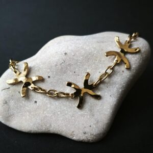 Amazigh signe YAZ Tifinagh Gold-Tone Gold Bracelet for Everyday Personal Jewelry Styling