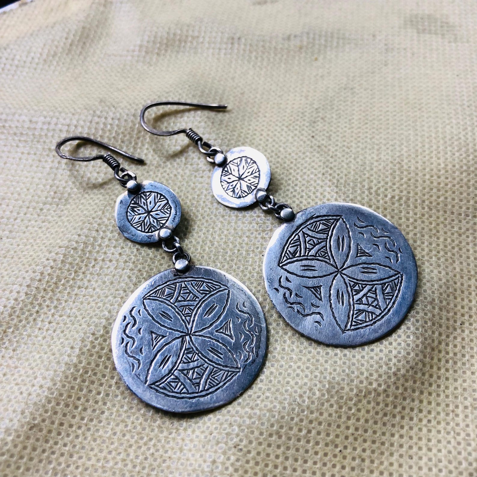 Berber Jewelry artisanaux amazighs traditionnels Earrings berbères Silver