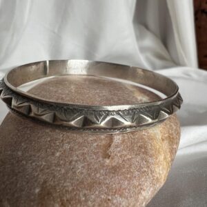 Rare 1930s Amazigh Engraved Triangular Relief Quality Silver Bracelet