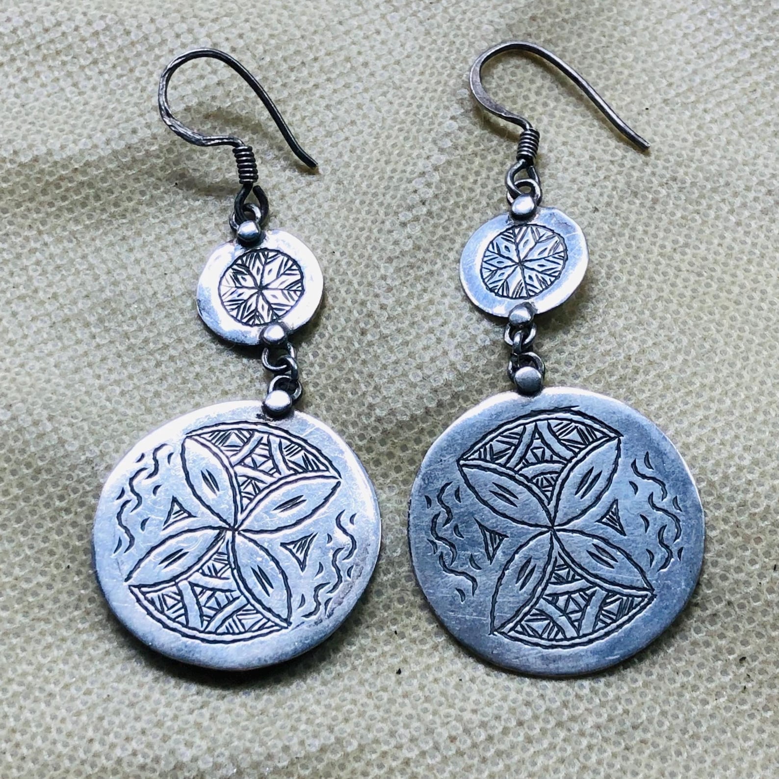 Berber Jewelry artisanaux amazighs traditionnels Earrings berbères Silver