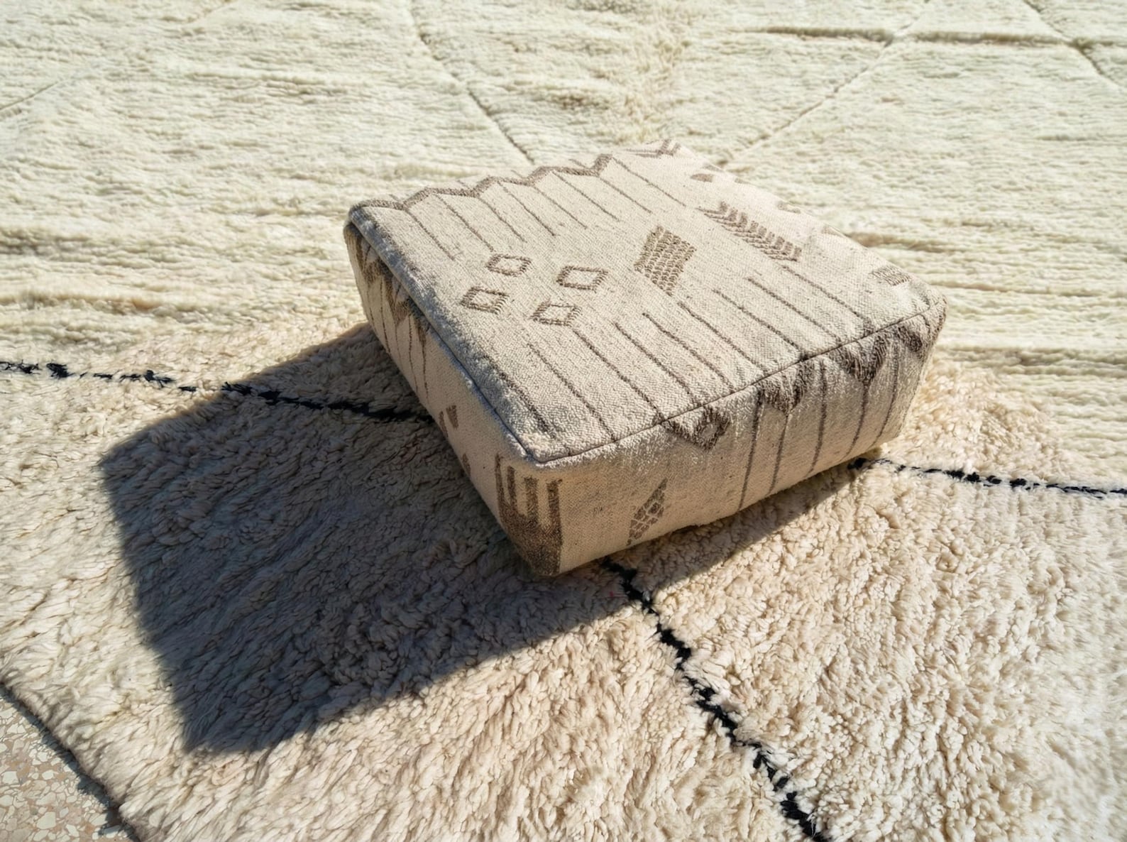 Amazigh Handmade Kilim Vintage Wool Ottoman Floor Pouf