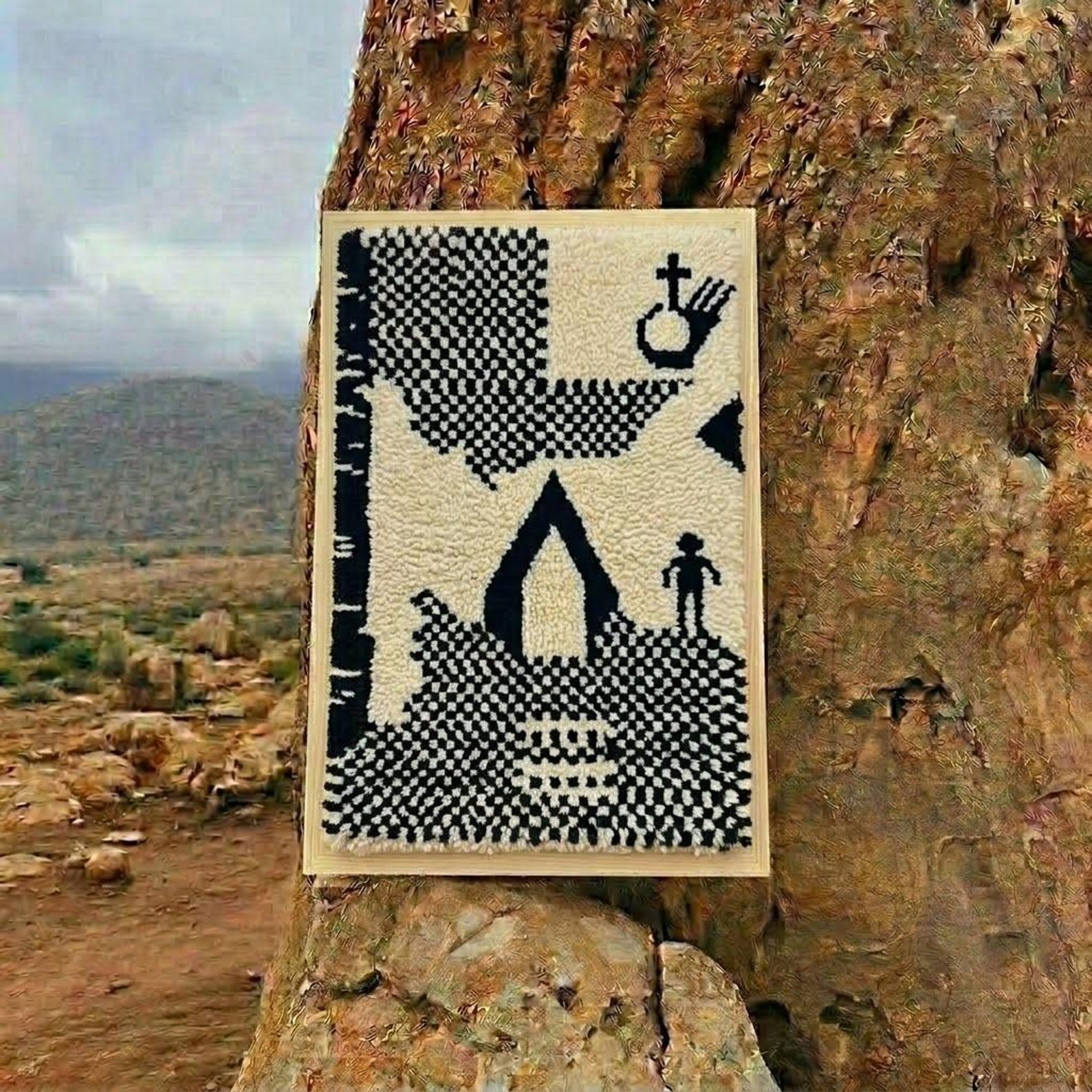 Handwoven Amazigh Berber Wool Rug Wall Tapestry with Tuareg Yaz