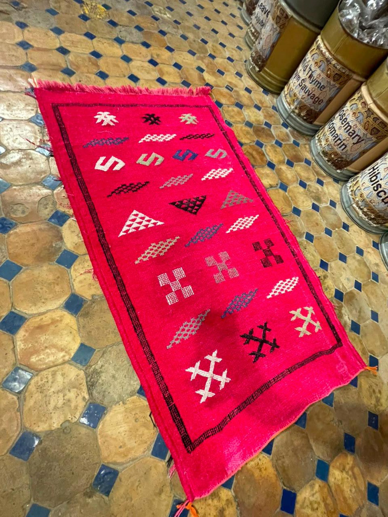 Amazigh Pink Cashmere Handmade Geometric Accent White Rug