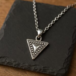 Amazigh ethnique Gold Necklace Women- berbère géométrique triangle