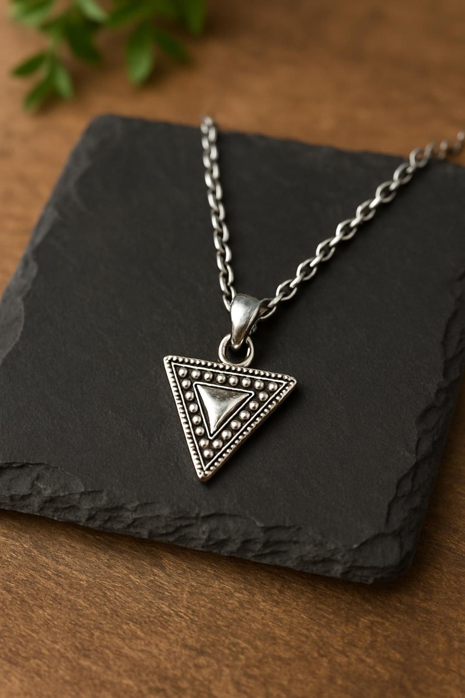 Amazigh ethnique Gold Necklace Women- berbère géométrique triangle