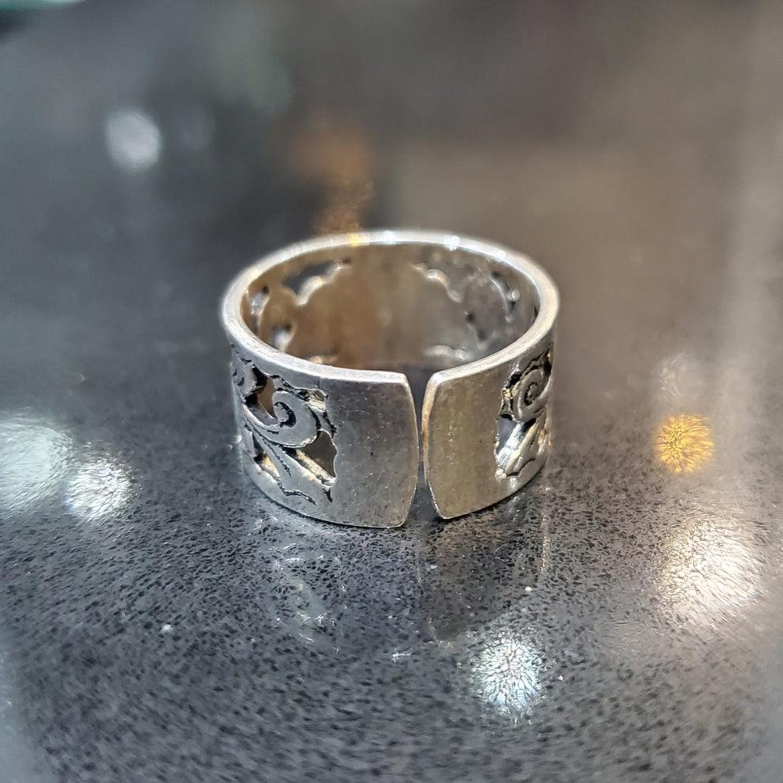 Berber Amazigh Peacock Feather Sterling Silver Hand-Engraved Lunja Ring