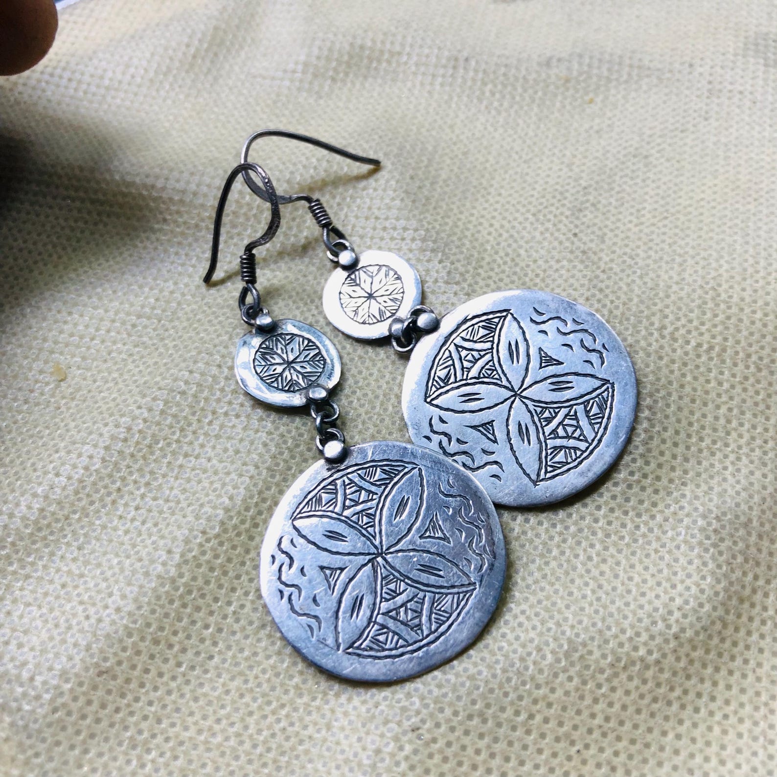 Berber Jewelry artisanaux amazighs traditionnels Earrings berbères Silver
