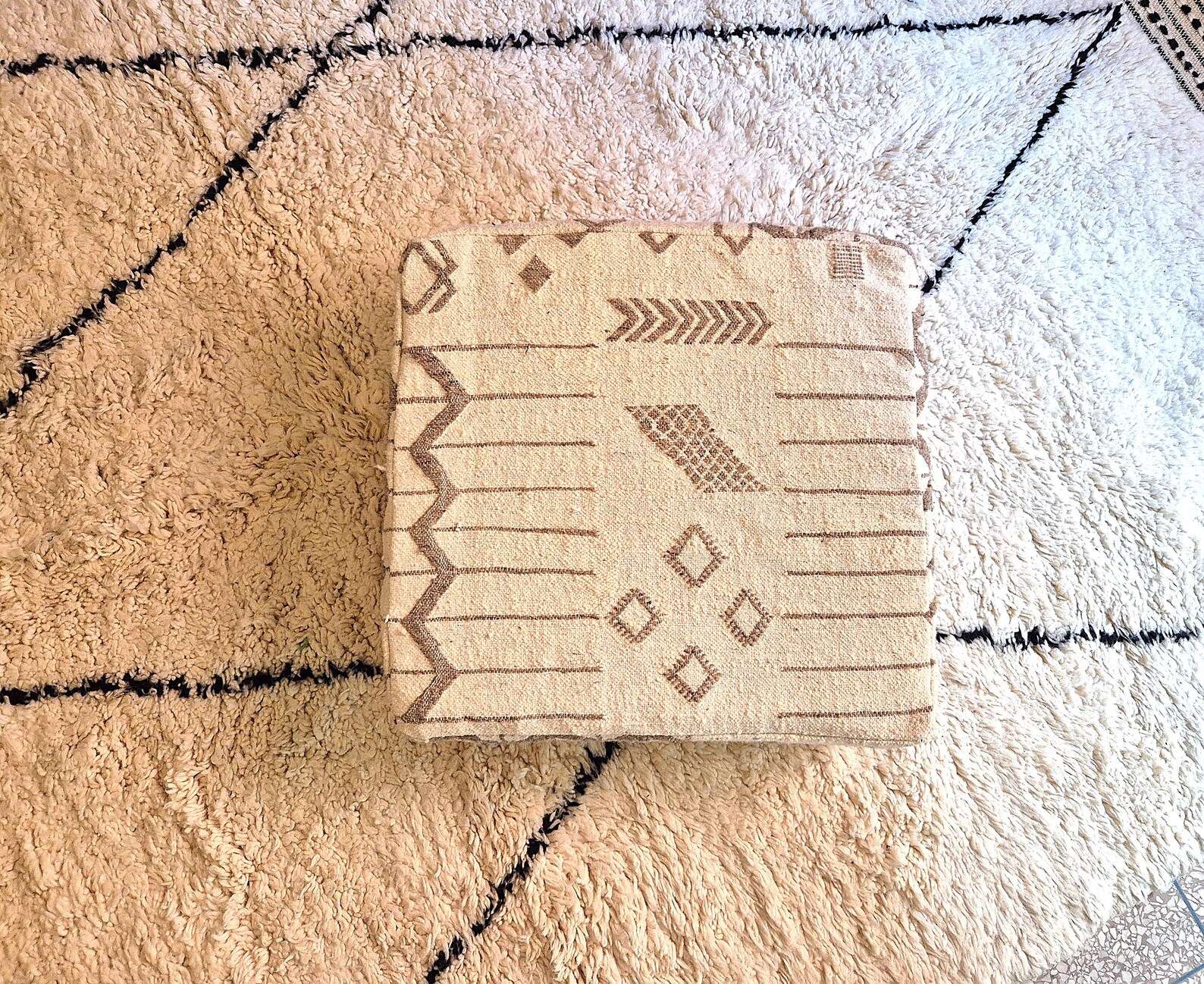 Amazigh Handmade Kilim Vintage Wool Ottoman Floor Pouf