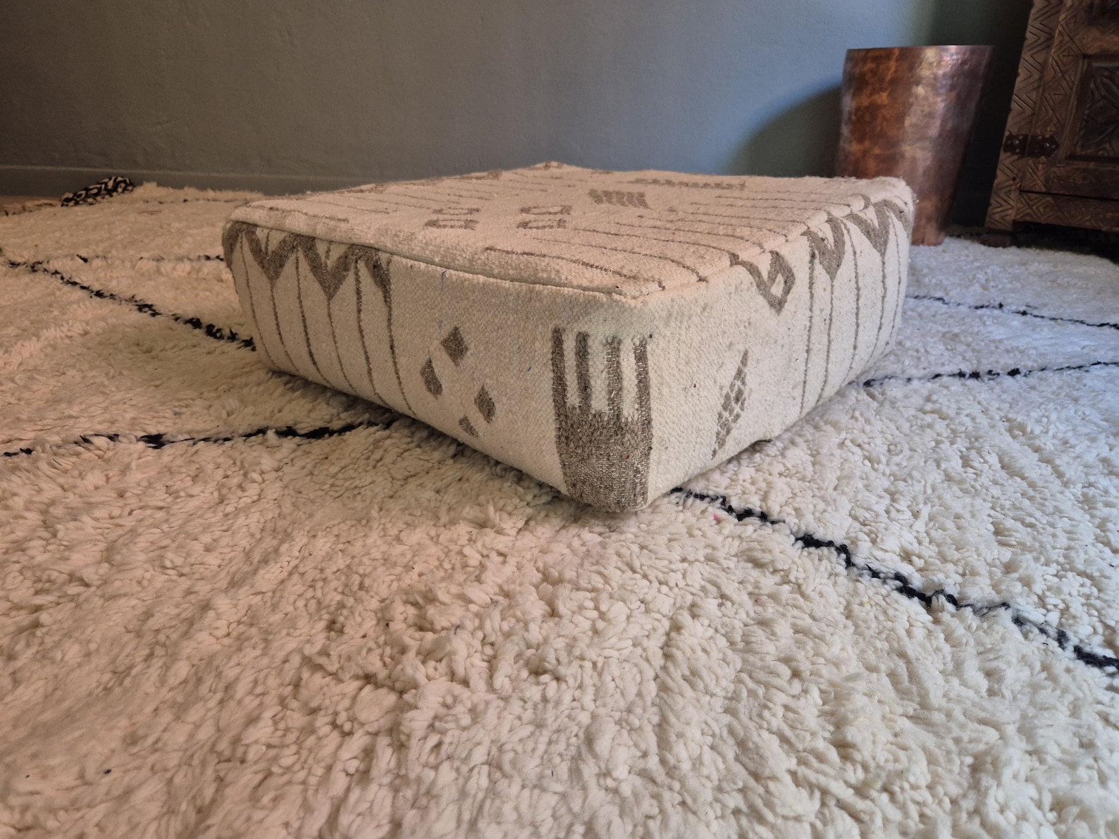 Amazigh Handmade Kilim Vintage Wool Ottoman Floor Pouf