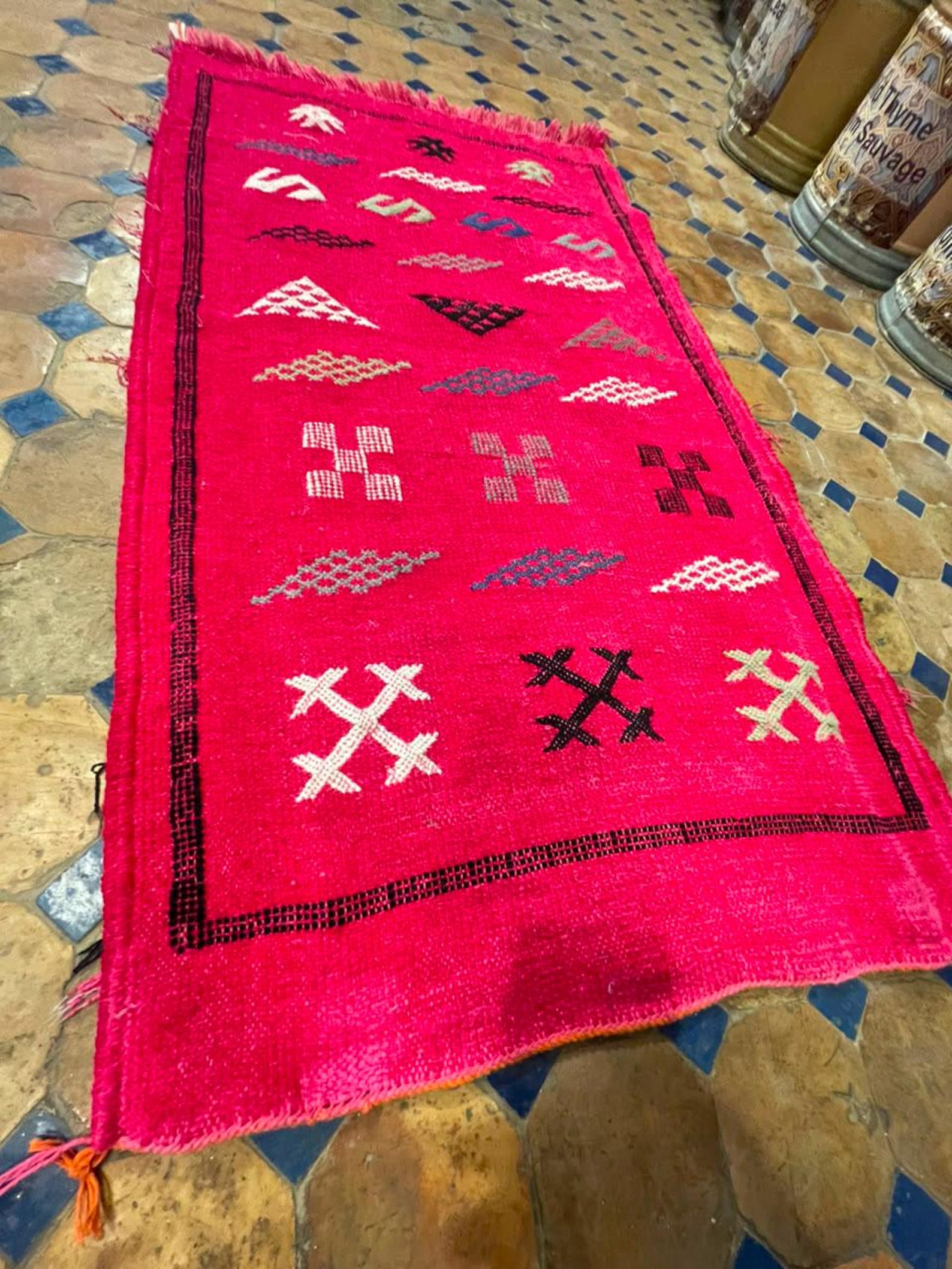 Amazigh Pink Cashmere Handmade Geometric Accent White Rug