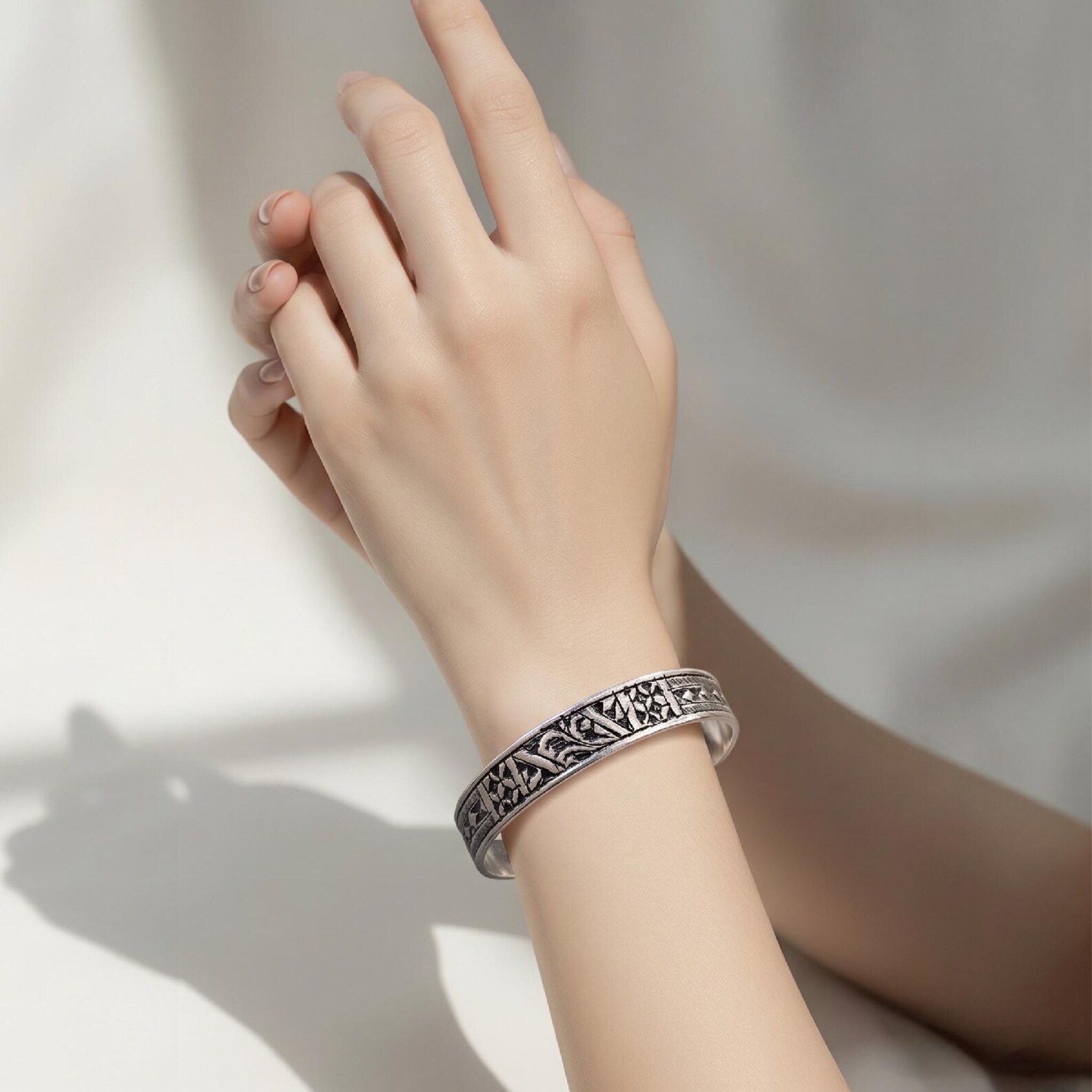Berber Authentic Silver Handmade Sterling Bangle Lunja Bracelet