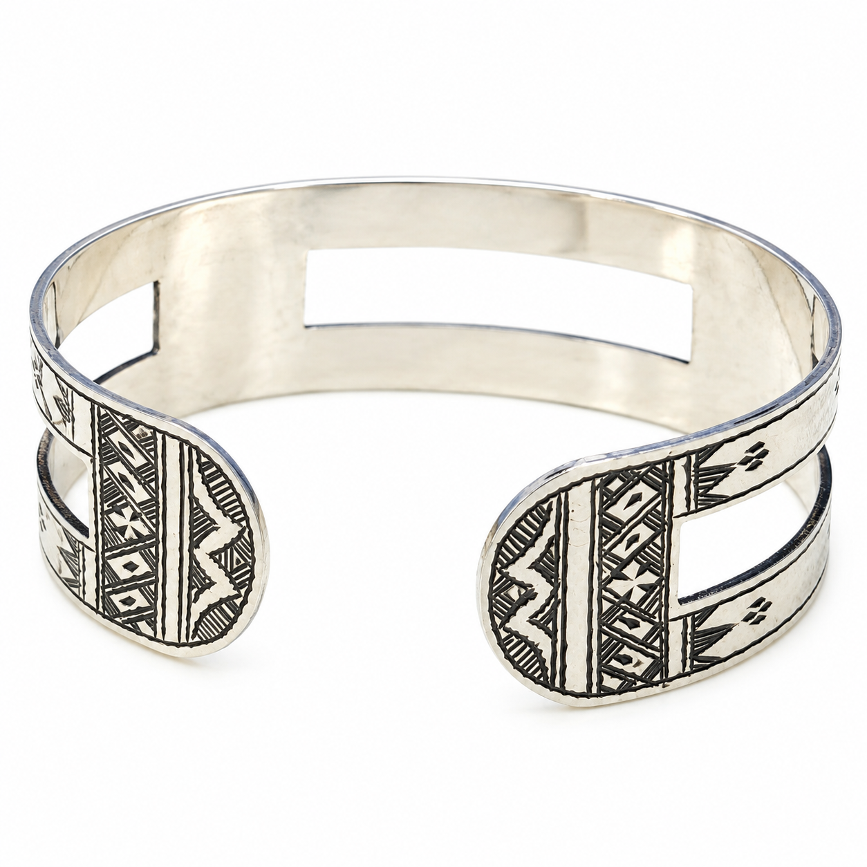 Amazigh Tuareg Berber Gravé Maroc Bracelet with Open Silver Design