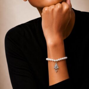 Amazigh Tifinagh Fibule Bracelet with Argenté Silver Tone Beads