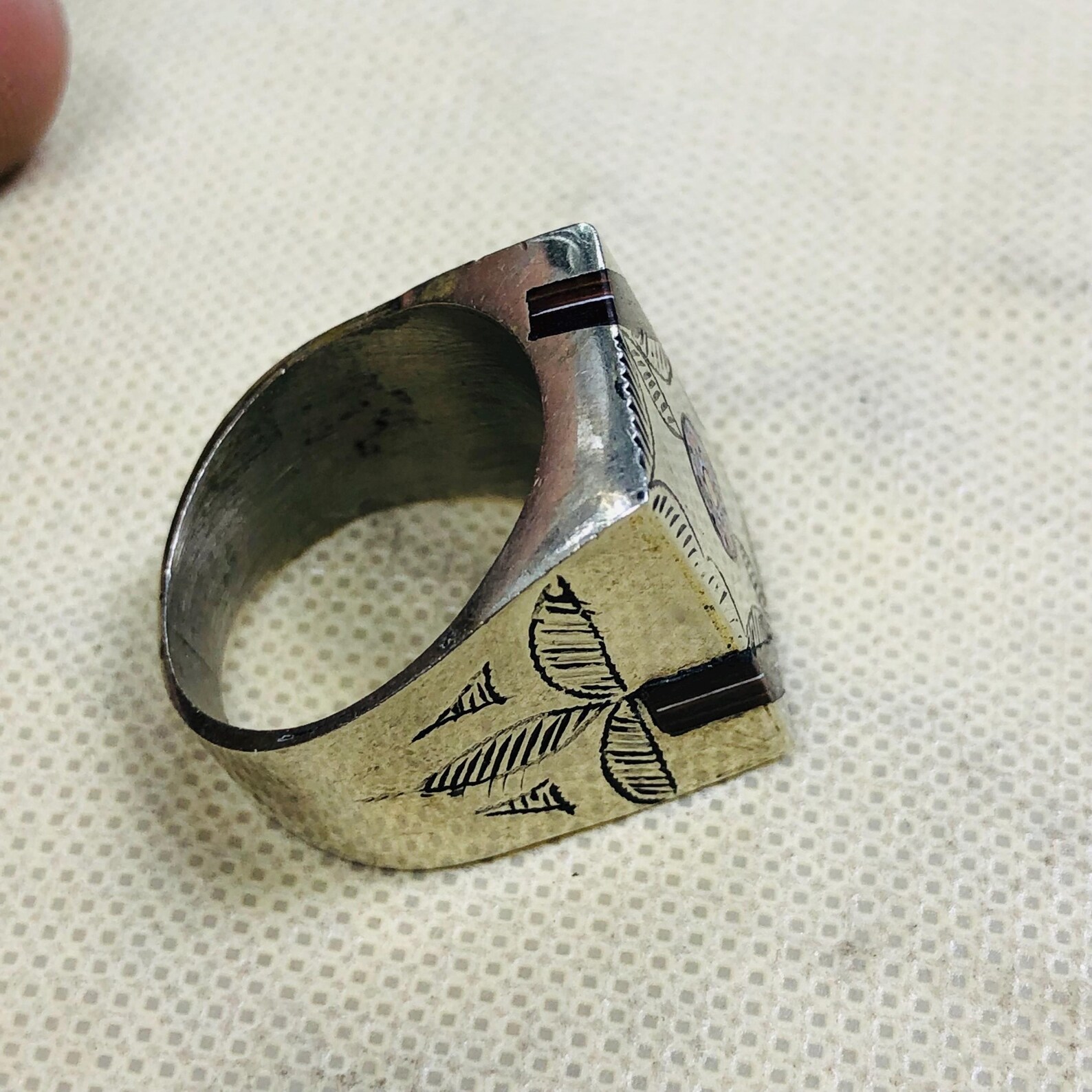 Berber Tuareg Amazigh métal Engraved Ring with Tribal Design