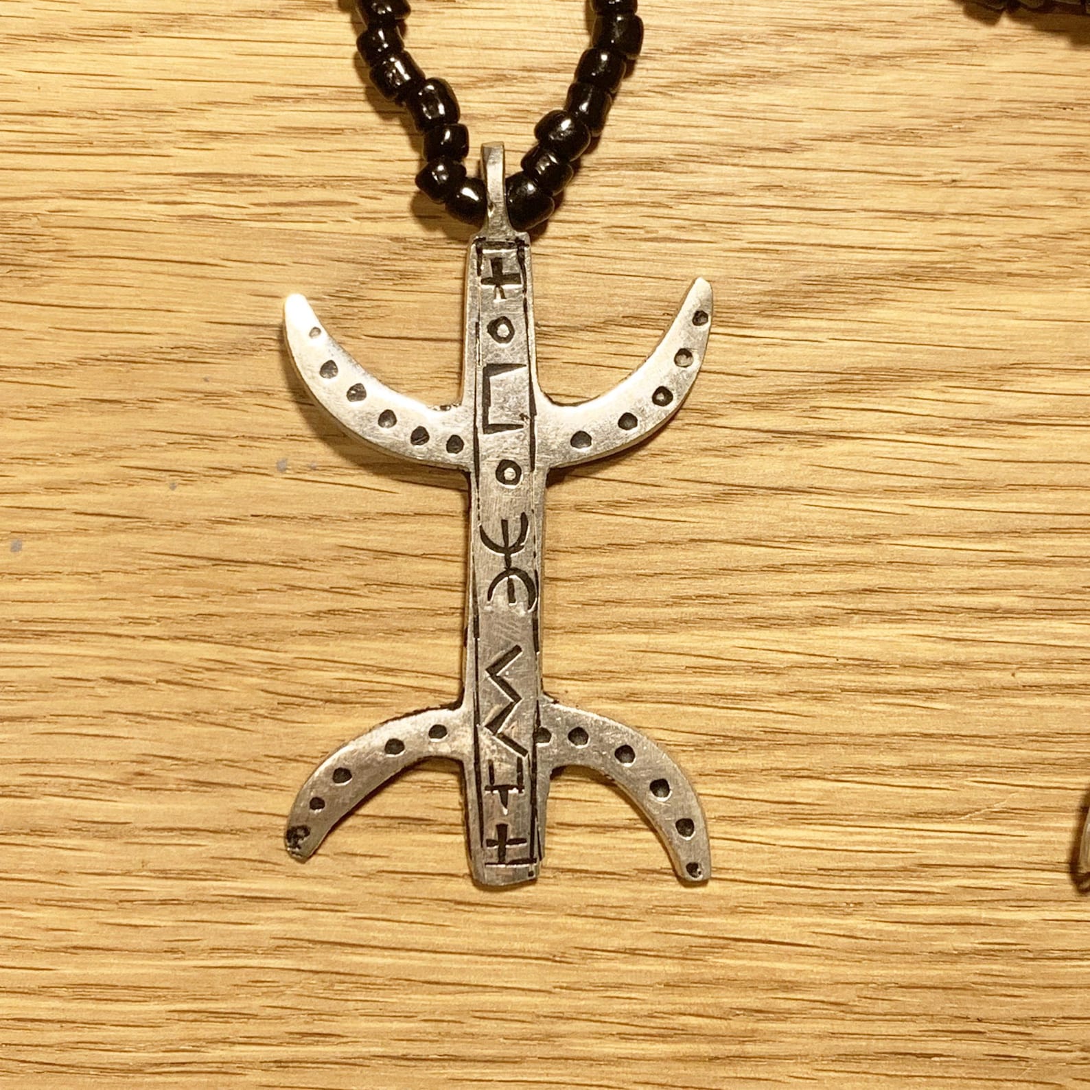 Amazigh Tamazight Yaz Mano símbolo Necklace with Cordon Leather