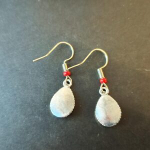 Amazigh Kabyle Goutte d'eau Inspiration Drop Earrings with Red Pearls