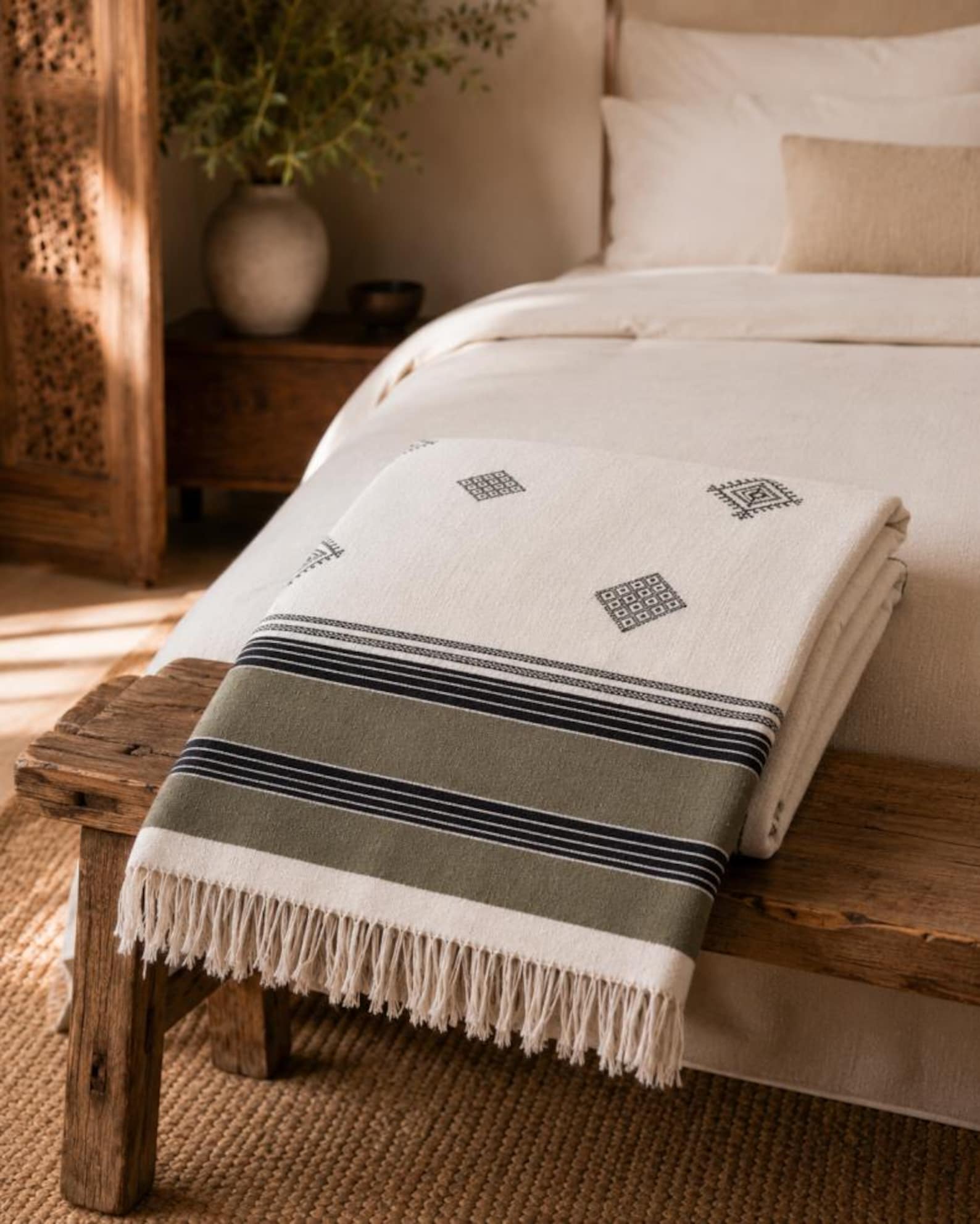 Amazigh Handwoven Cotton Blanket with Olive Border Bedspread Cover