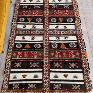 Ziri-Moon Amazigh Wool Rug with Geometric Vintage Carpet Design