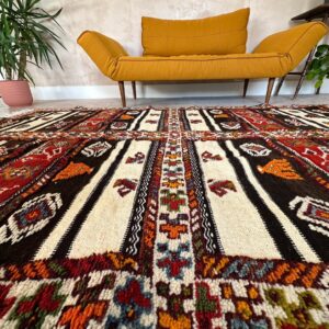 Ziri-Moon Amazigh Wool Rug with Geometric Vintage Carpet Design